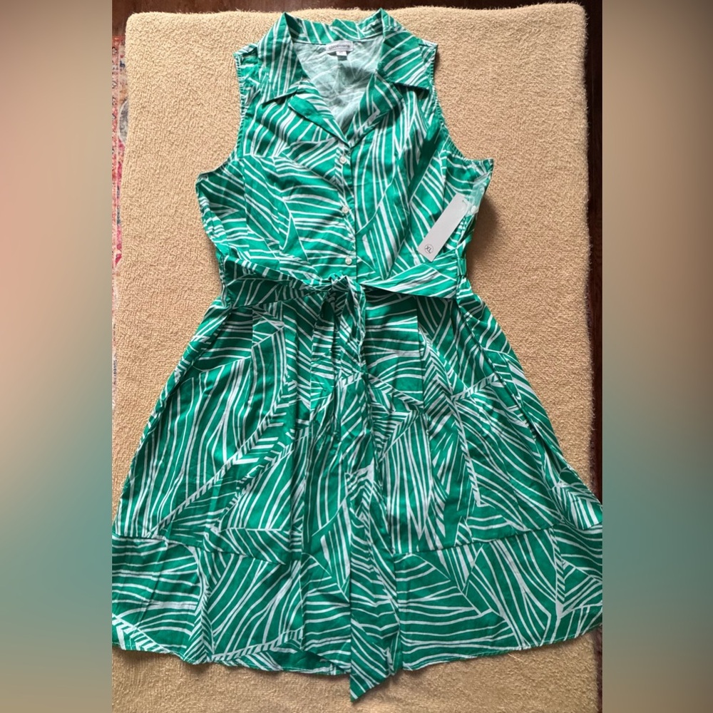 Chloe + Rene Green and White Patterned Top